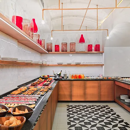 Hotel H10 Cubik 4* Sup Barcelona
