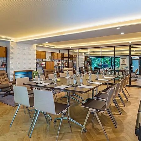 H10 Cubik 4* Sup Hotel