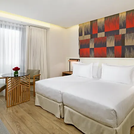 أتش 10 كيوبيك 4* سوب 4* برشلونة