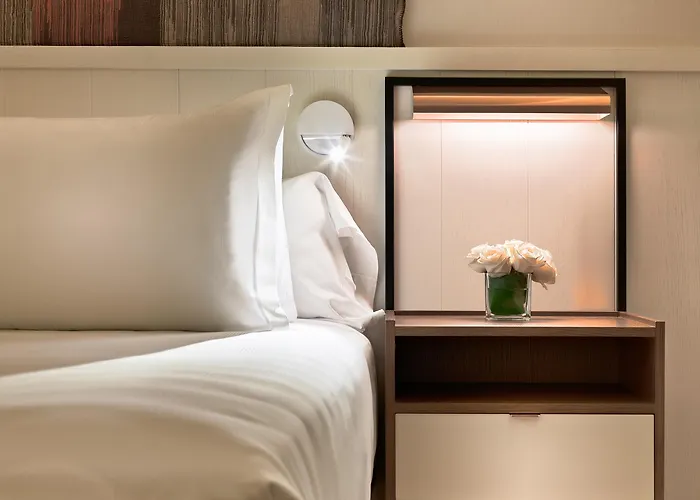 Hotel H10 Cubik 4* Sup 4*