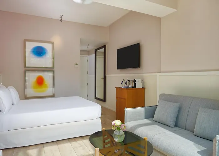 H10 Cubik 4* Sup Hotel