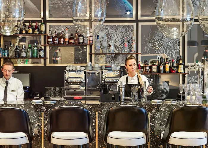 H10 Cubik 4* Sup Hotel