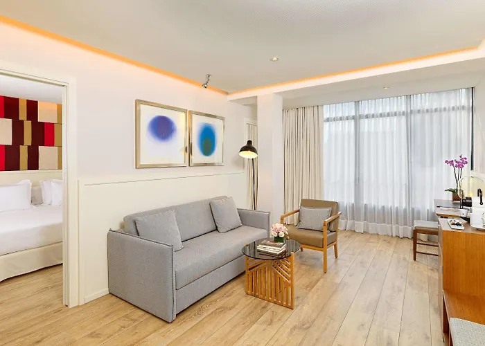 H10 Cubik 4* Sup 4* Barcelona