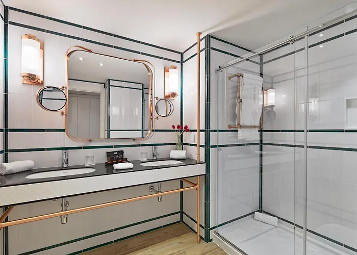 H10 Cubik 4* Sup Hotel