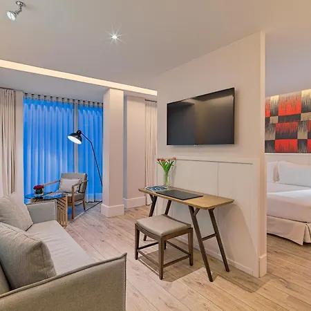 H10 Cubik 4* Sup Szálloda Barcelona